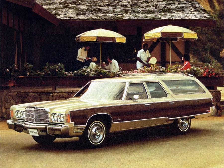  Chrysler Town & Country 1976 года  (фото 1 из 2)